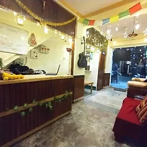  Hostal Genesis Homestay